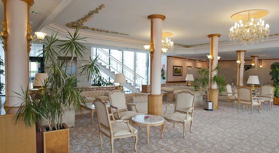 Hotel Riu Fluvia Olot Εξωτερικό φωτογραφία